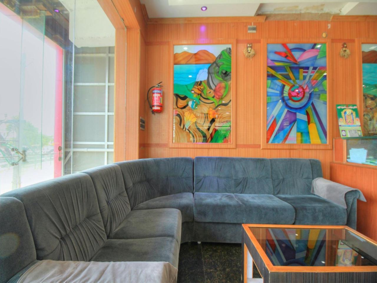Oyo 15948 Hotel Srees Tiruchirappalli Luaran gambar